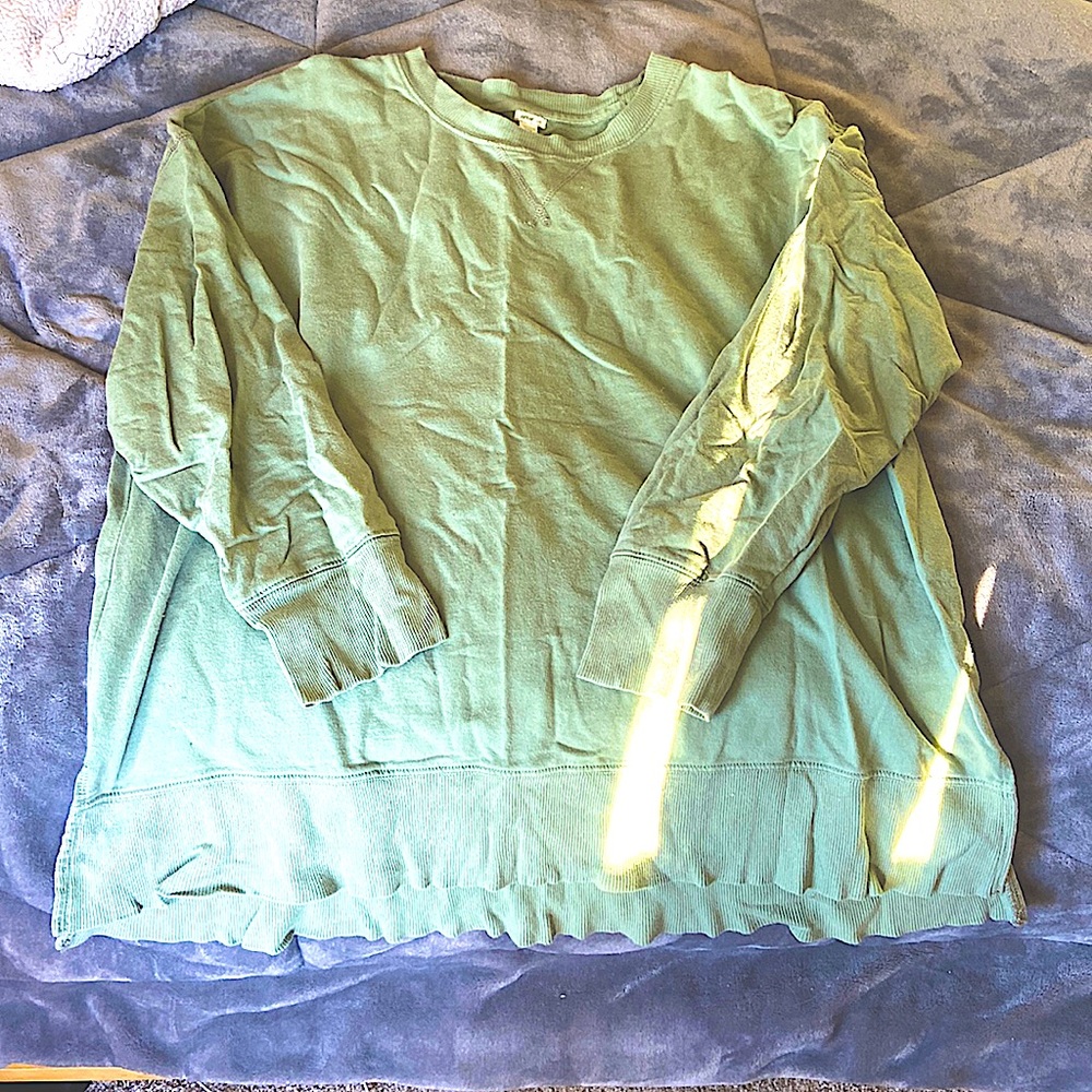 Aerie light weight green sweatshirt. Size large. Worn once.